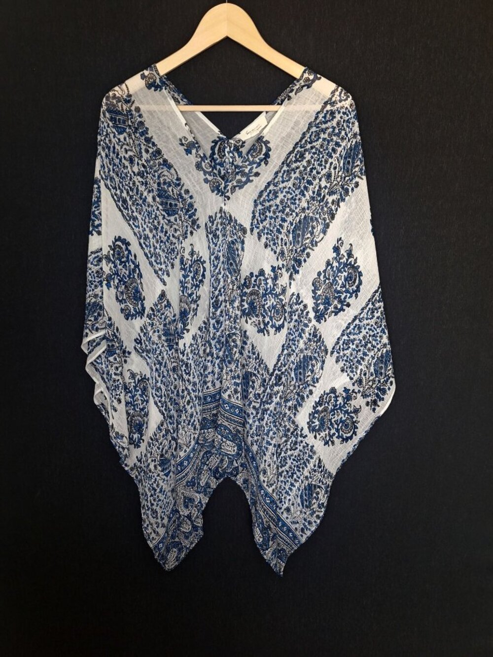 💙 Two by Vince Camuto Blue White Paisley Kimono Poncho Cover Up M/L Boho Lightw